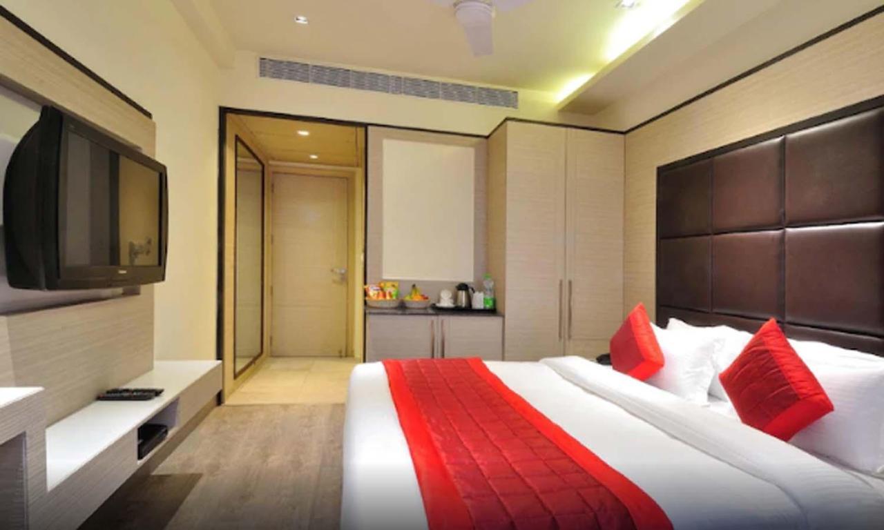 Hotel Royal Grand - Opposite Axis Bank East Patel Nagar New Delhi Ngoại thất bức ảnh