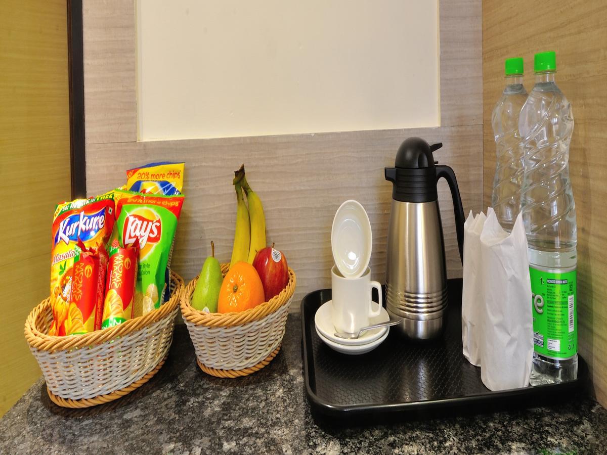 Hotel Royal Grand - Opposite Axis Bank East Patel Nagar New Delhi Ngoại thất bức ảnh