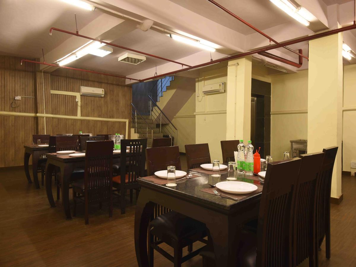Hotel Royal Grand - Opposite Axis Bank East Patel Nagar New Delhi Ngoại thất bức ảnh