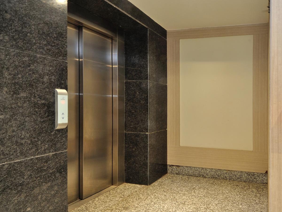 Hotel Royal Grand - Opposite Axis Bank East Patel Nagar New Delhi Ngoại thất bức ảnh