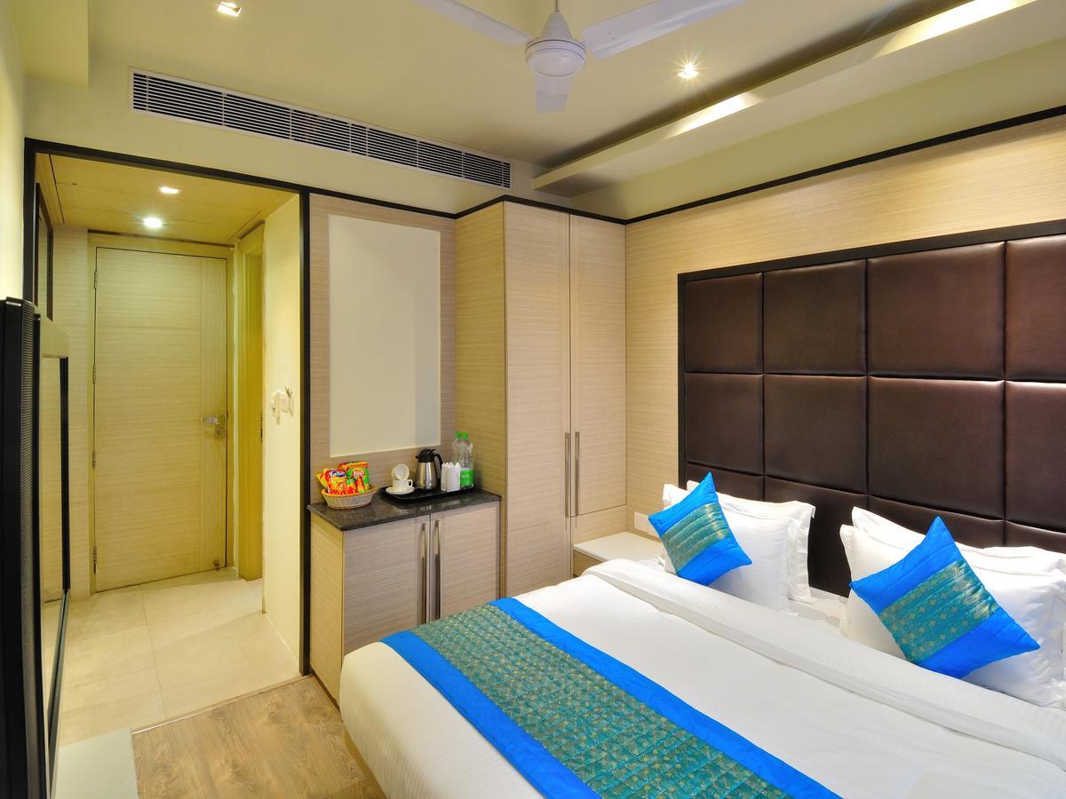 Hotel Royal Grand - Opposite Axis Bank East Patel Nagar New Delhi Ngoại thất bức ảnh