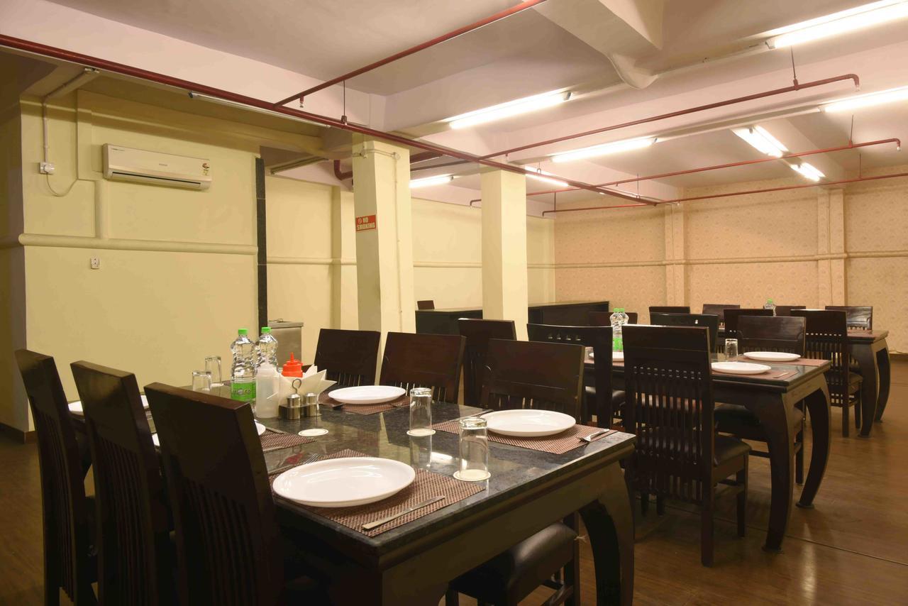 Hotel Royal Grand - Opposite Axis Bank East Patel Nagar New Delhi Ngoại thất bức ảnh