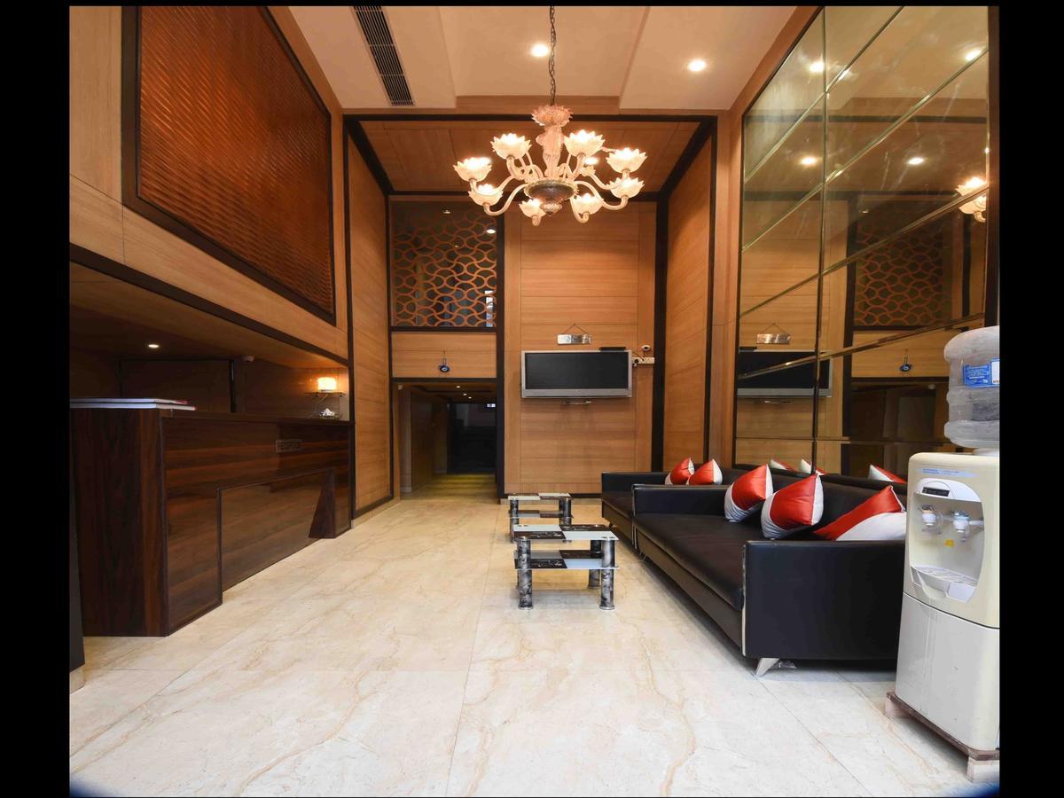 Hotel Royal Grand - Opposite Axis Bank East Patel Nagar New Delhi Ngoại thất bức ảnh