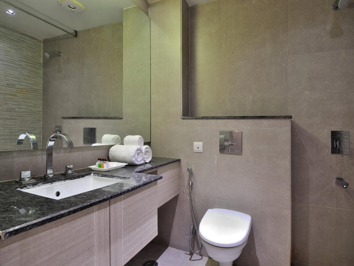Hotel Royal Grand - Opposite Axis Bank East Patel Nagar New Delhi Ngoại thất bức ảnh