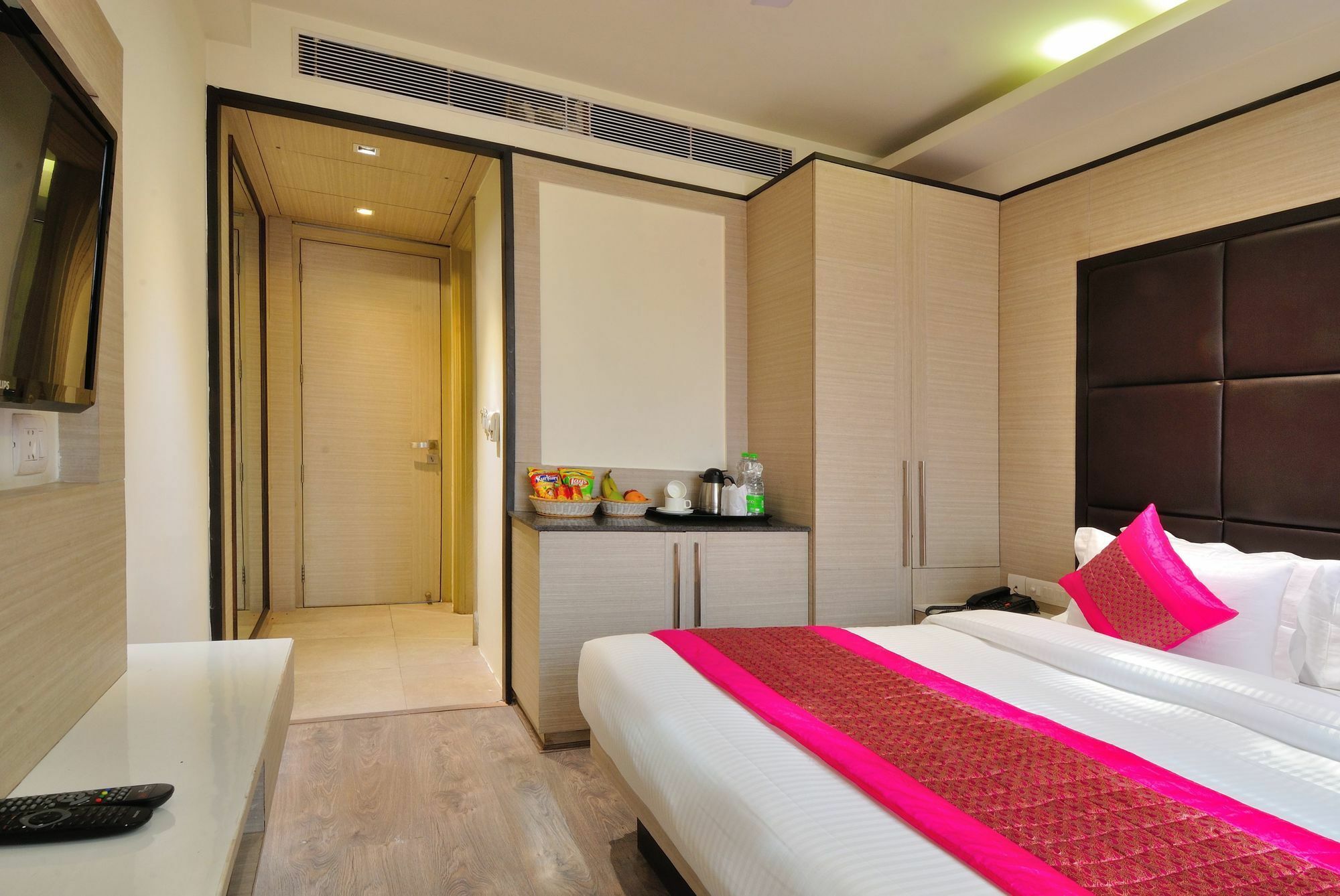 Hotel Royal Grand - Opposite Axis Bank East Patel Nagar New Delhi Ngoại thất bức ảnh