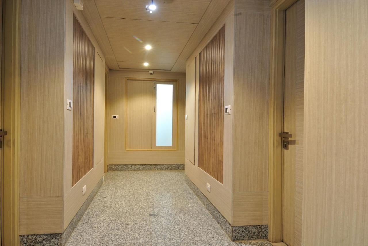 Hotel Royal Grand - Opposite Axis Bank East Patel Nagar New Delhi Ngoại thất bức ảnh